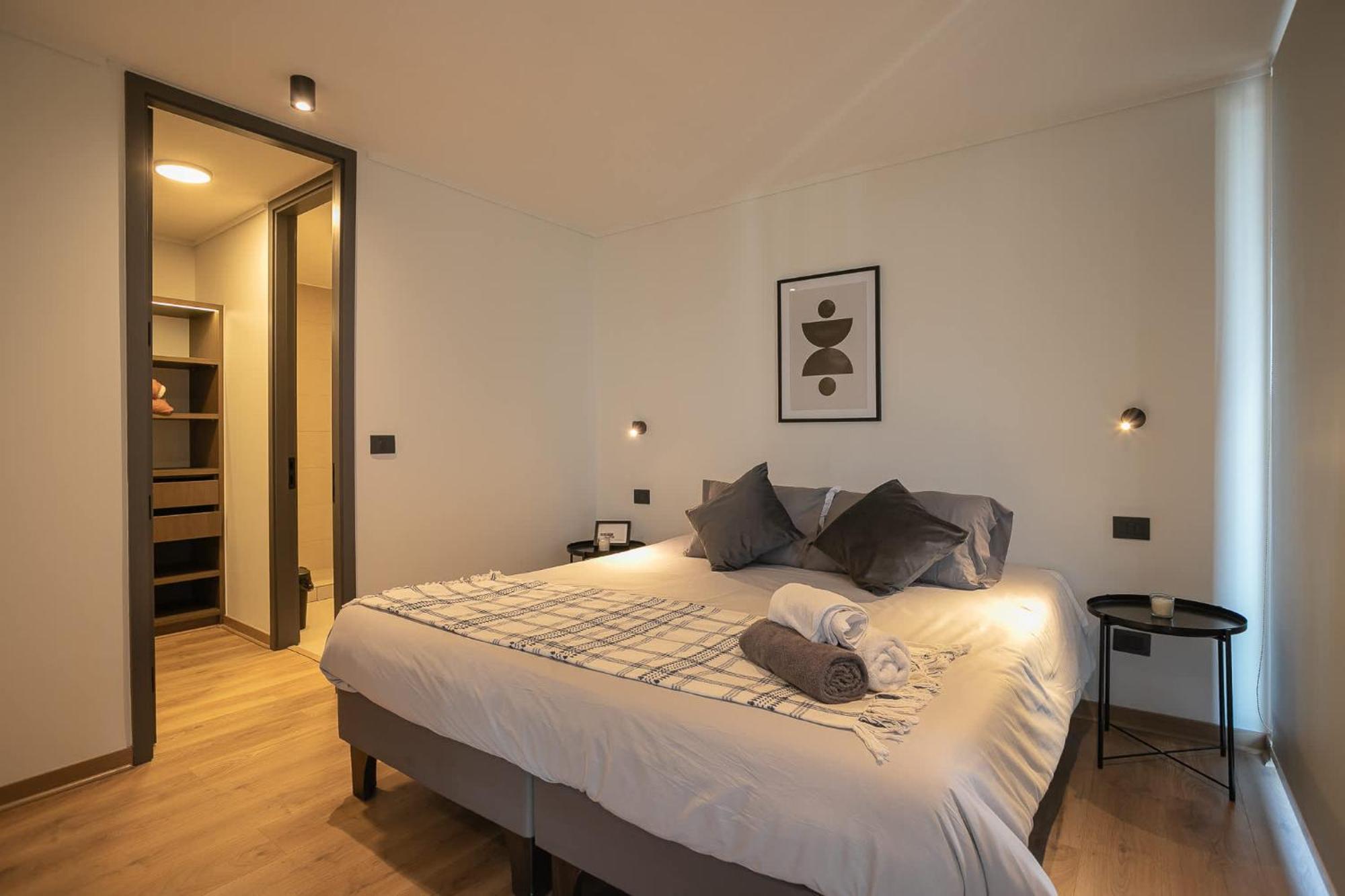 Elegancia En Condes 2d2b Con Estilo * Santiago del Cile